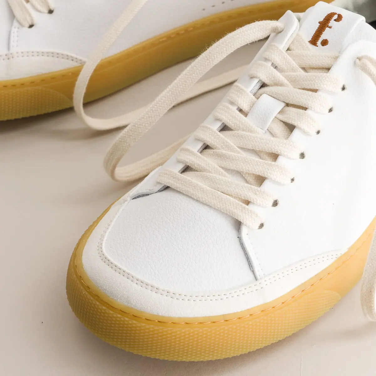 Босоногие кроссовки Fleeters Lemon — белый коричневая подошва, фото 6