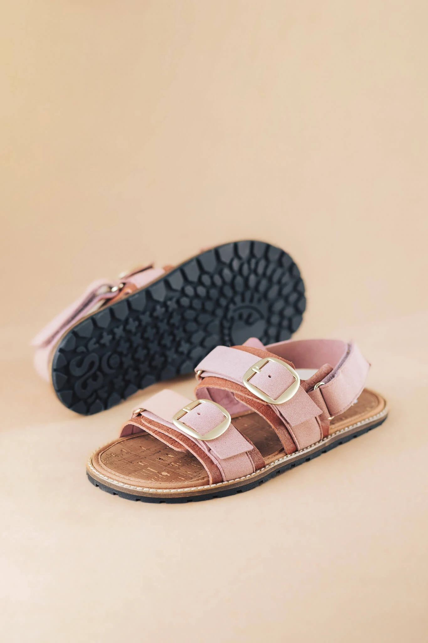 Босоногие сандалии Sambas the bambas Shakti — розовые с пробкой — фото 1 из 8